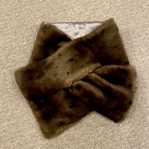 Excellent Condition Stevie Mac New York Fur Scarf